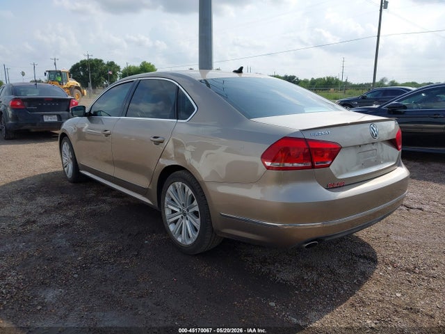 2015 Volkswagen Passat 2.0l Tdi Sel Premium მანქანა იყიდება აუქციონზე, vin: 1VWCV7A30FC050336, აუქციონის ნომერი: 45170067