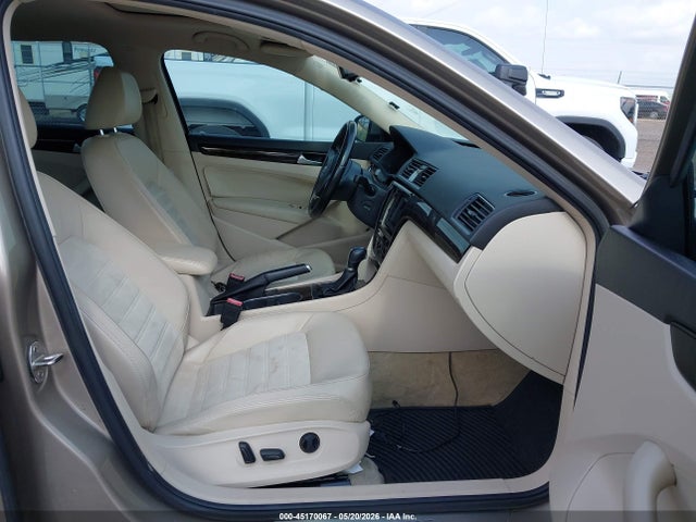 2015 Volkswagen Passat 2.0l Tdi Sel Premium მანქანა იყიდება აუქციონზე, vin: 1VWCV7A30FC050336, აუქციონის ნომერი: 45170067