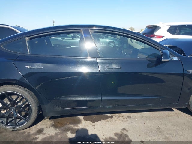 Продажа на аукционе авто 2018 Tesla Model 3 Long Range/mid Range, vin: 5YJ3E1EAXJF029675, номер лота: 45170106