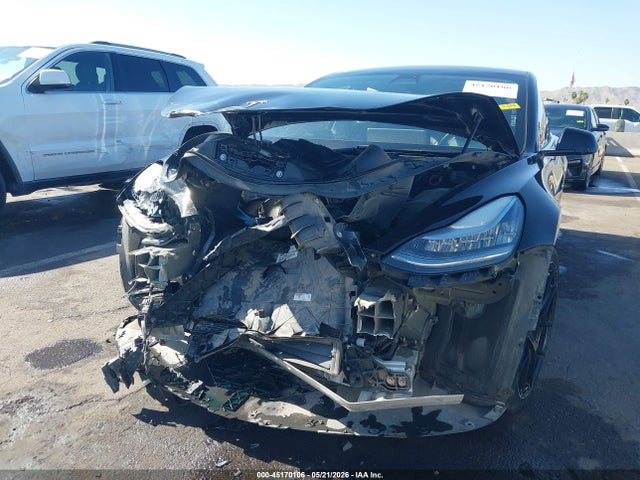 Продажа на аукционе авто 2018 Tesla Model 3 Long Range/mid Range, vin: 5YJ3E1EAXJF029675, номер лота: 45170106