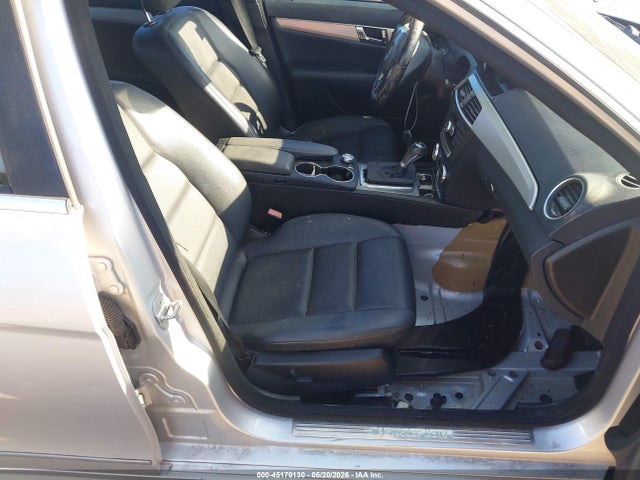 Продажа на аукционе авто 2012 Mercedes-benz C 250 Sport, vin: WDDGF4HB7CR210868, номер лота: 45170130