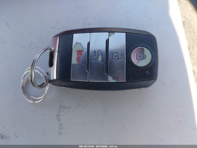 Продаж на аукціоні авто 2016 Kia Sorento 3.3l Sx, vin: 5XYPK4A5XGG030315, номер лоту: 45170194