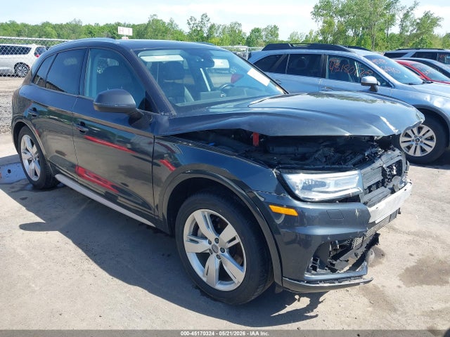 45170324 :رقم المزاد ، WA1ANAFY6J2022335 vin ، 2018 Audi Q5 2.0t Premium/2.0t Tech Premium مزاد بيع