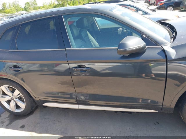 45170324 :رقم المزاد ، WA1ANAFY6J2022335 vin ، 2018 Audi Q5 2.0t Premium/2.0t Tech Premium مزاد بيع