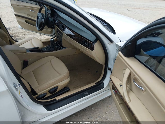 2006 Bmw 325i მანქანა იყიდება აუქციონზე, vin: WBAVB17526NK37752, აუქციონის ნომერი: 45170530