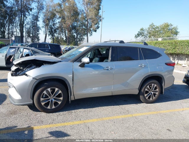 Toyota Highlander Xle 2022 5TDGZRAH2NS090348 Image 14