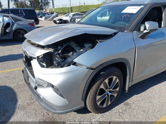Toyota Highlander Xle 2022 5TDGZRAH2NS090348 Image 17