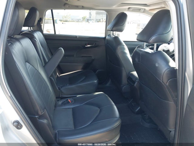 Toyota Highlander Xle 2022 5TDGZRAH2NS090348 Image 8