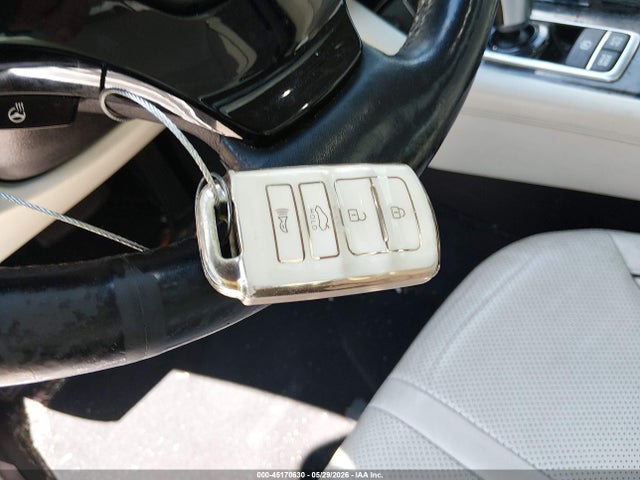 45170630 :رقم المزاد ، KNALW4D48F6017910 vin ، 2015 Kia K900 Luxury مزاد بيع