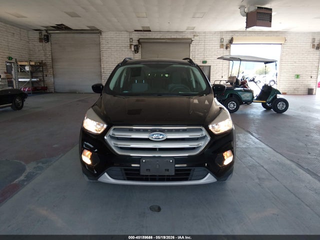 Продажа на аукционе авто 2018 Ford Escape Se, vin: 1FMCU9GD3JUD08655, номер лота: 45170646