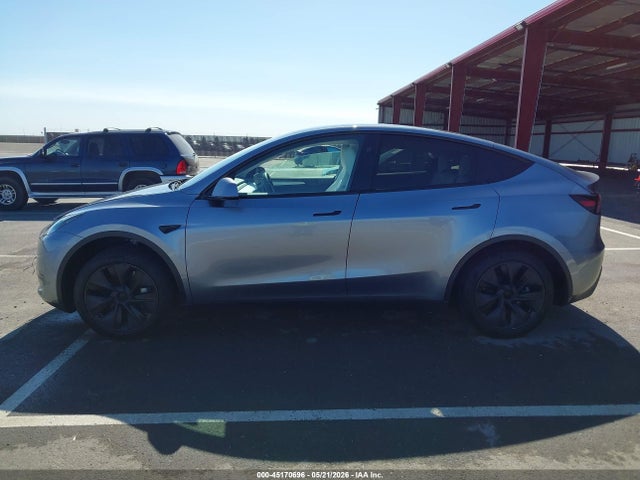 Продаж на аукціоні авто 2024 Tesla Model Y Long Range Dual Motor All-wheel Drive, vin: 7SAYGDEE3RA325024, номер лоту: 45170696