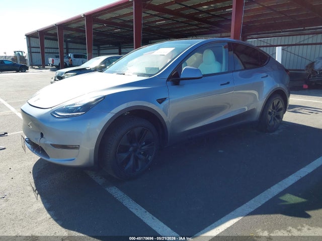 Продаж на аукціоні авто 2024 Tesla Model Y Long Range Dual Motor All-wheel Drive, vin: 7SAYGDEE3RA325024, номер лоту: 45170696