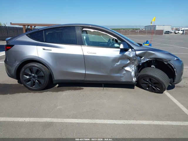 Продаж на аукціоні авто 2024 Tesla Model Y Long Range Dual Motor All-wheel Drive, vin: 7SAYGDEE3RA325024, номер лоту: 45170696