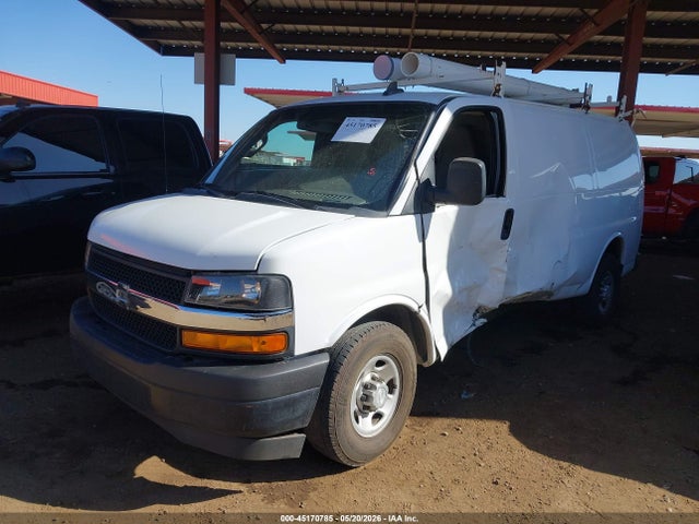 Chevrolet Express 2500 Work Van 2018 1GCWGAFG5J1269025 Image 2