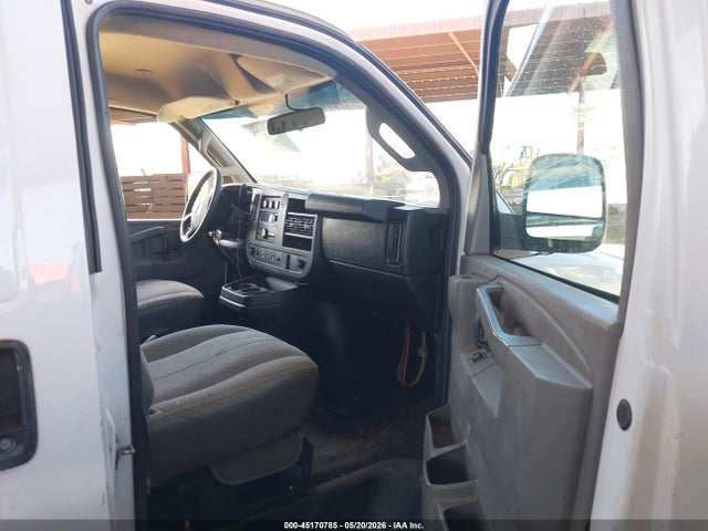 Chevrolet Express 2500 Work Van 2018 1GCWGAFG5J1269025 Image 5