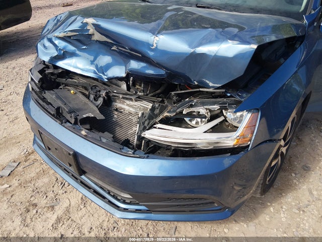 45170929 :رقم المزاد ، 3VWDB7AJ2HM233850 vin ، 2017 Volkswagen Jetta 1.4t Se مزاد بيع