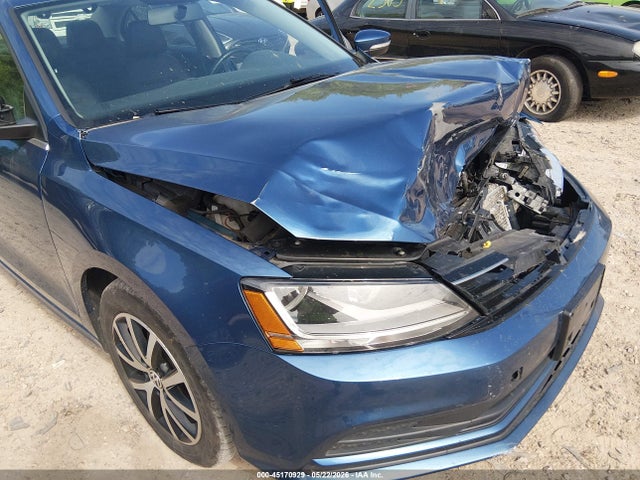 45170929 :رقم المزاد ، 3VWDB7AJ2HM233850 vin ، 2017 Volkswagen Jetta 1.4t Se مزاد بيع