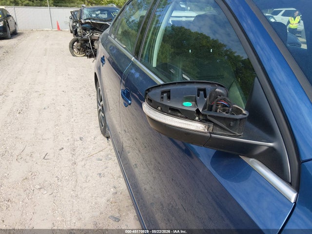 45170929 :رقم المزاد ، 3VWDB7AJ2HM233850 vin ، 2017 Volkswagen Jetta 1.4t Se مزاد بيع