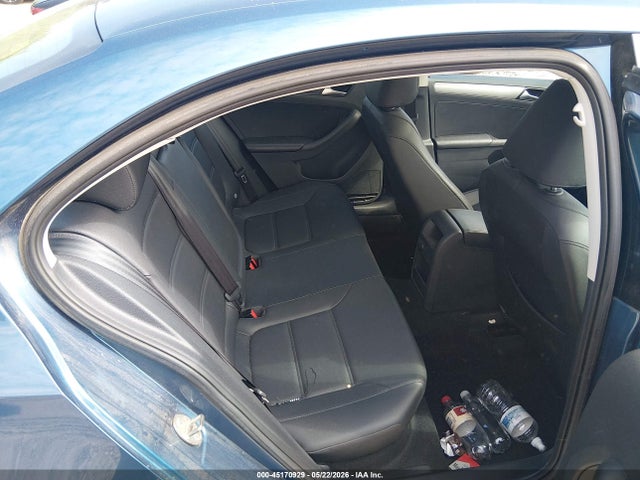 45170929 :رقم المزاد ، 3VWDB7AJ2HM233850 vin ، 2017 Volkswagen Jetta 1.4t Se مزاد بيع