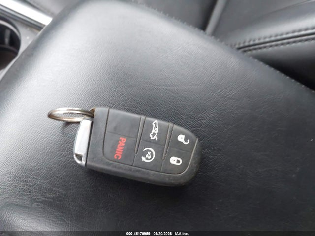 2020 Chrysler 300 Touring L Awd მანქანა იყიდება აუქციონზე, vin: 2C3CCARG0LH233729, აუქციონის ნომერი: 45170959