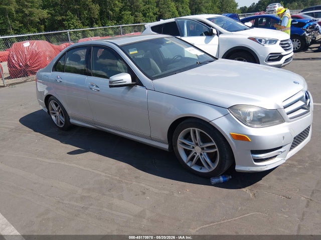2013 Mercedes-benz C 250 Sport მანქანა იყიდება აუქციონზე, vin: WDDGF4HB4DR300786, აუქციონის ნომერი: 45170970