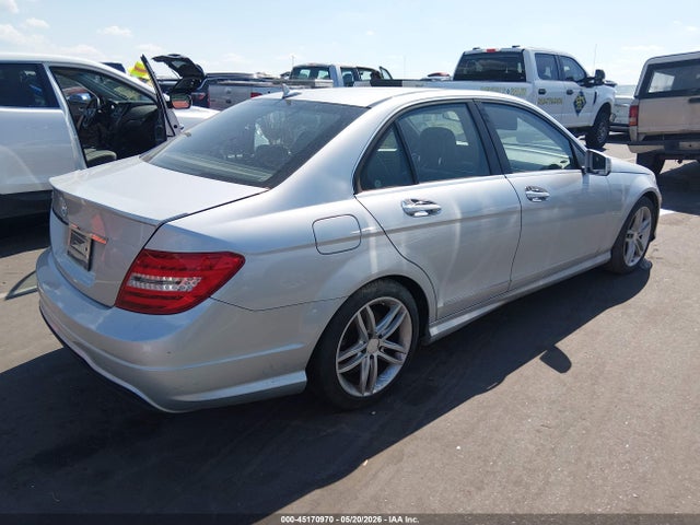 2013 Mercedes-benz C 250 Sport მანქანა იყიდება აუქციონზე, vin: WDDGF4HB4DR300786, აუქციონის ნომერი: 45170970