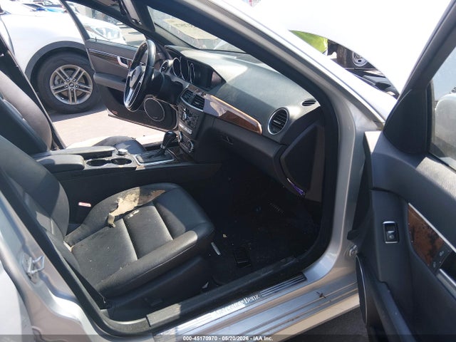 2013 Mercedes-benz C 250 Sport მანქანა იყიდება აუქციონზე, vin: WDDGF4HB4DR300786, აუქციონის ნომერი: 45170970