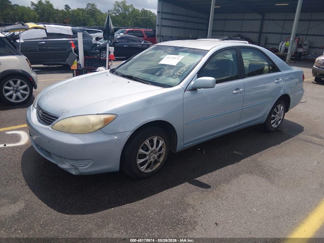 2005 Toyota Camry Le მანქანა იყიდება აუქციონზე, vin: 4T1BE32K85U639121, აუქციონის ნომერი: 45170974