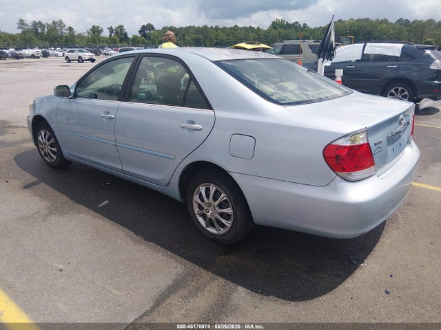 2005 Toyota Camry Le მანქანა იყიდება აუქციონზე, vin: 4T1BE32K85U639121, აუქციონის ნომერი: 45170974
