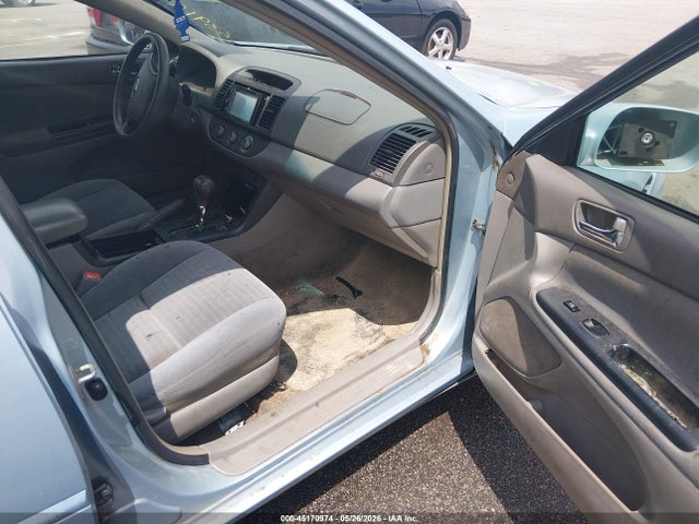 2005 Toyota Camry Le მანქანა იყიდება აუქციონზე, vin: 4T1BE32K85U639121, აუქციონის ნომერი: 45170974