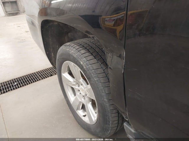 45170980 :رقم المزاد ، 1GNSKHKC5HR345550 vin ، 2017 Chevrolet Suburban Lt مزاد بيع