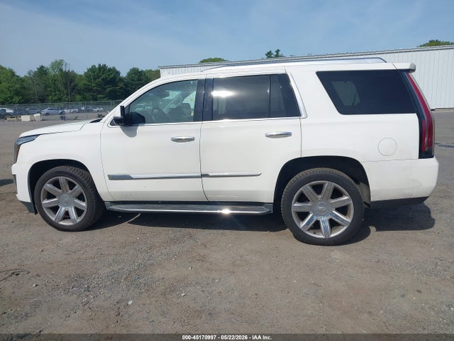 45170997 :رقم المزاد ، 1GYS4BKJ6GR224565 vin ، 2016 Cadillac Escalade Luxury Collection مزاد بيع