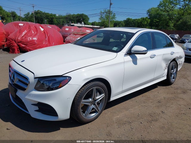 2018 Mercedes-benz E 300 4matic მანქანა იყიდება აუქციონზე, vin: WDDZF4KB3JA317901, აუქციონის ნომერი: 45171040