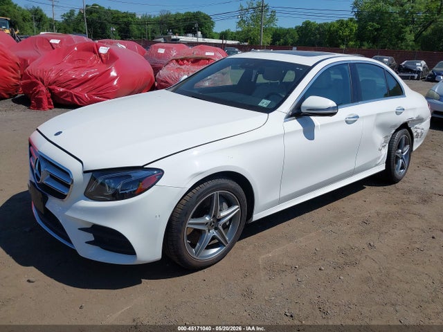 2018 Mercedes-benz E 300 4matic მანქანა იყიდება აუქციონზე, vin: WDDZF4KB3JA317901, აუქციონის ნომერი: 45171040