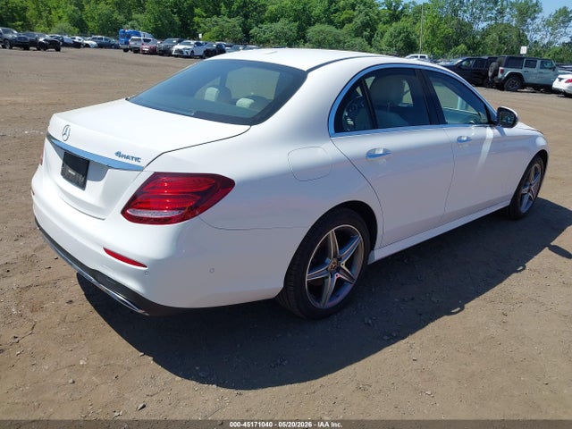 2018 Mercedes-benz E 300 4matic მანქანა იყიდება აუქციონზე, vin: WDDZF4KB3JA317901, აუქციონის ნომერი: 45171040