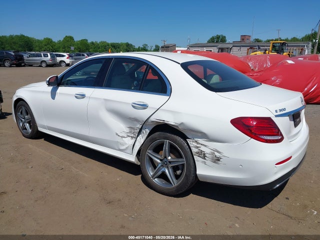 2018 Mercedes-benz E 300 4matic მანქანა იყიდება აუქციონზე, vin: WDDZF4KB3JA317901, აუქციონის ნომერი: 45171040
