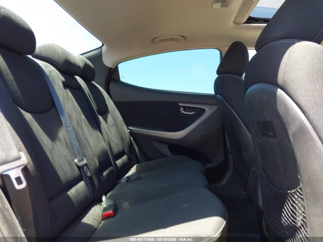 5NPDH4AE9FH637542 Hyundai ELANTRA SE
