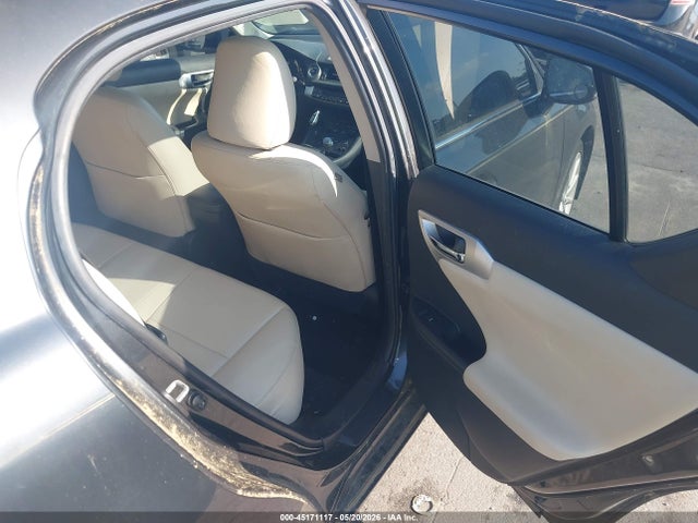 45171117 :رقم المزاد ، JTHKD5BH4B2041363 vin ، 2011 Lexus Ct 200h Premium مزاد بيع