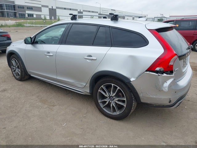 Продаж на аукціоні авто 2016 Volvo V60 Cross Country T5 Platinum, vin: YV4612HM1G1007700, номер лоту: 45171125