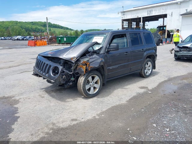2016 Jeep Patriot Latitude მანქანა იყიდება აუქციონზე, vin: 1C4NJRFB4GD597172, აუქციონის ნომერი: 45171299