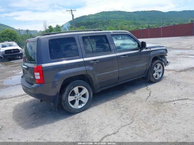 2016 Jeep Patriot Latitude მანქანა იყიდება აუქციონზე, vin: 1C4NJRFB4GD597172, აუქციონის ნომერი: 45171299