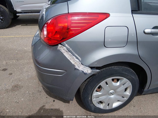 45171320 :رقم المزاد ، 3N1BC1CP2AL389147 vin ، 2010 Nissan Versa 1.8s مزاد بيع