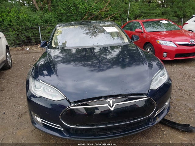 2013 Tesla Model S მანქანა იყიდება აუქციონზე, vin: 5YJSA1DN7DFP27077, აუქციონის ნომერი: 45171388