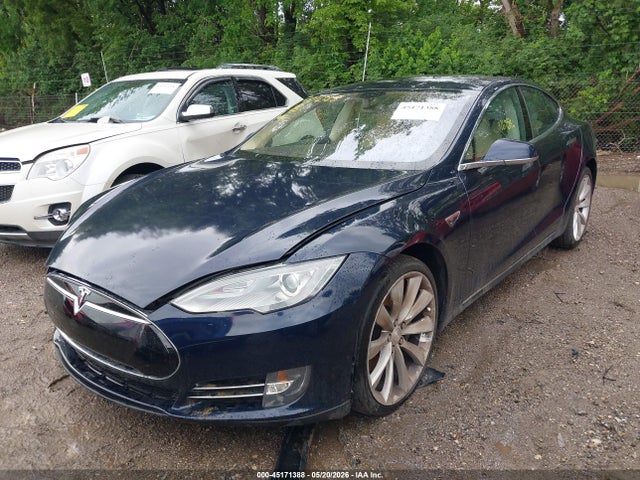 2013 Tesla Model S მანქანა იყიდება აუქციონზე, vin: 5YJSA1DN7DFP27077, აუქციონის ნომერი: 45171388