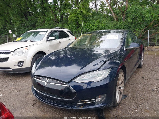 2013 Tesla Model S მანქანა იყიდება აუქციონზე, vin: 5YJSA1DN7DFP27077, აუქციონის ნომერი: 45171388