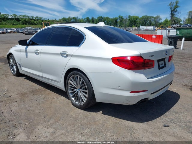 45171526 :رقم المزاد ، WBAJE7C37HG887424 vin ، 2017 Bmw 540i Xdrive مزاد بيع
