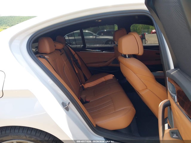 45171526 :رقم المزاد ، WBAJE7C37HG887424 vin ، 2017 Bmw 540i Xdrive مزاد بيع