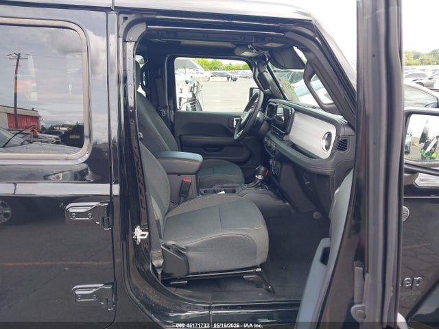 1C4PJXEN8SW589596 Jeep Wrangler 4-door Sahara 4x4