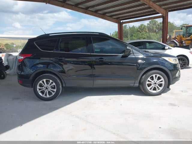 45171749 :رقم المزاد ، 1FMCU0HD8JUC03510 vin ، 2018 Ford Escape Sel مزاد بيع