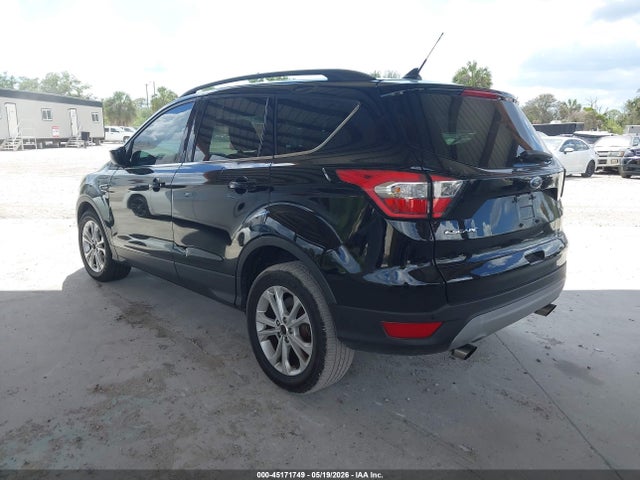 45171749 :رقم المزاد ، 1FMCU0HD8JUC03510 vin ، 2018 Ford Escape Sel مزاد بيع